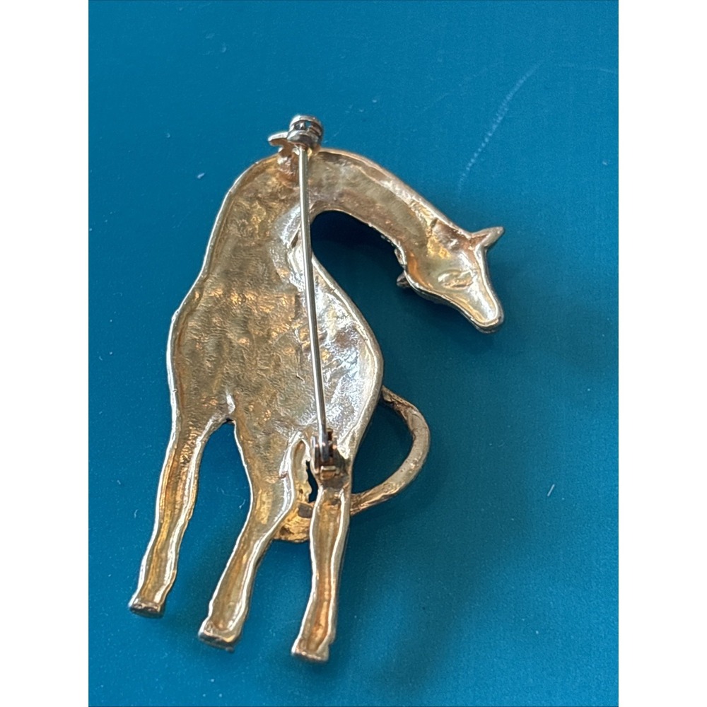 Vintage OFO Giraffe Brooch Enamel Inlaid Brush Gold Tone Signed Pin - Picture 4 of 5